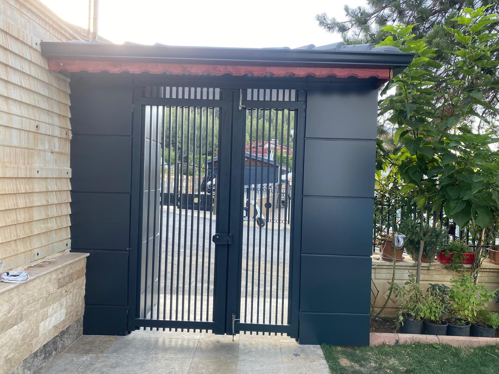 Bahçe Giriş Kapısı